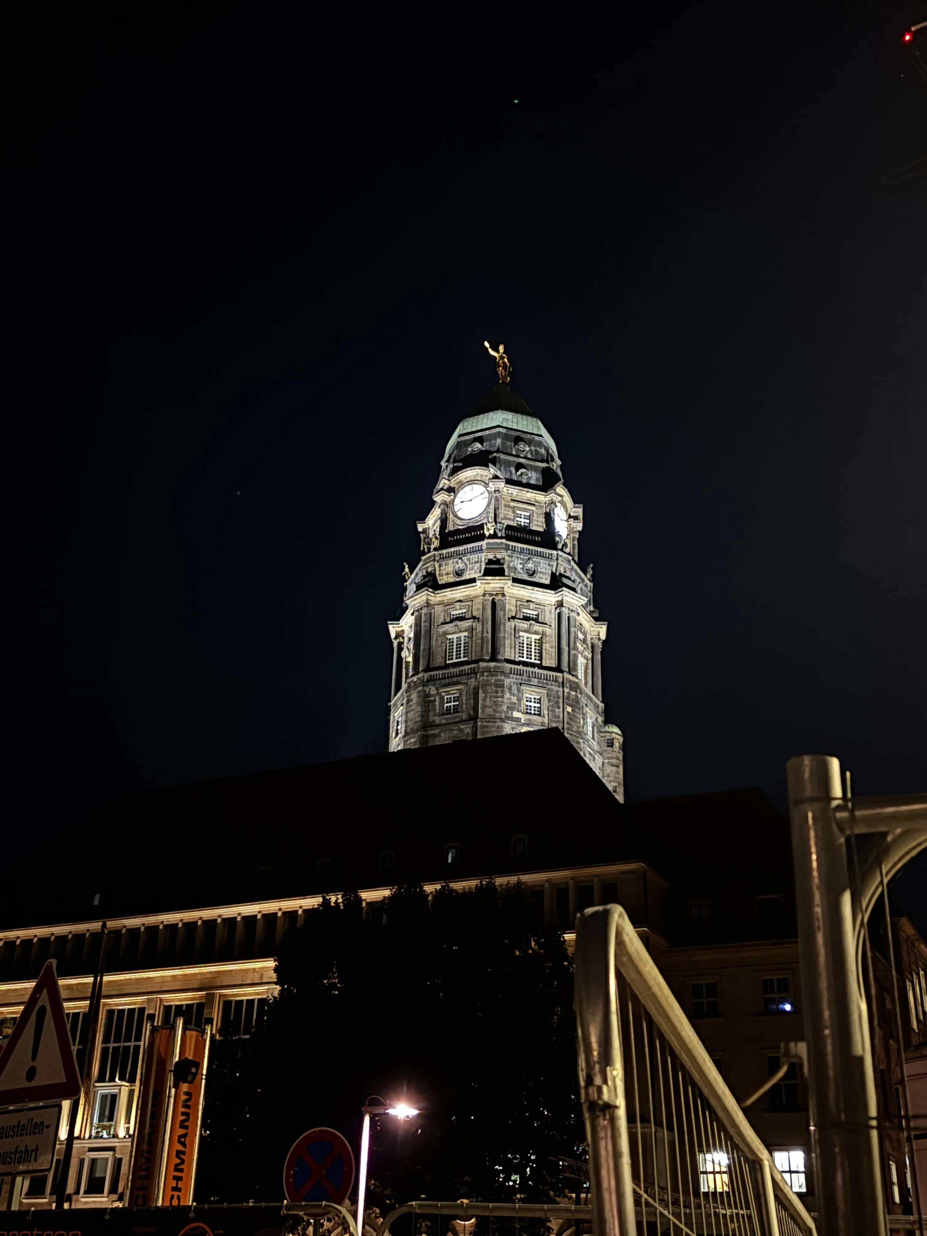 Dresden at night: Neues Rathaus